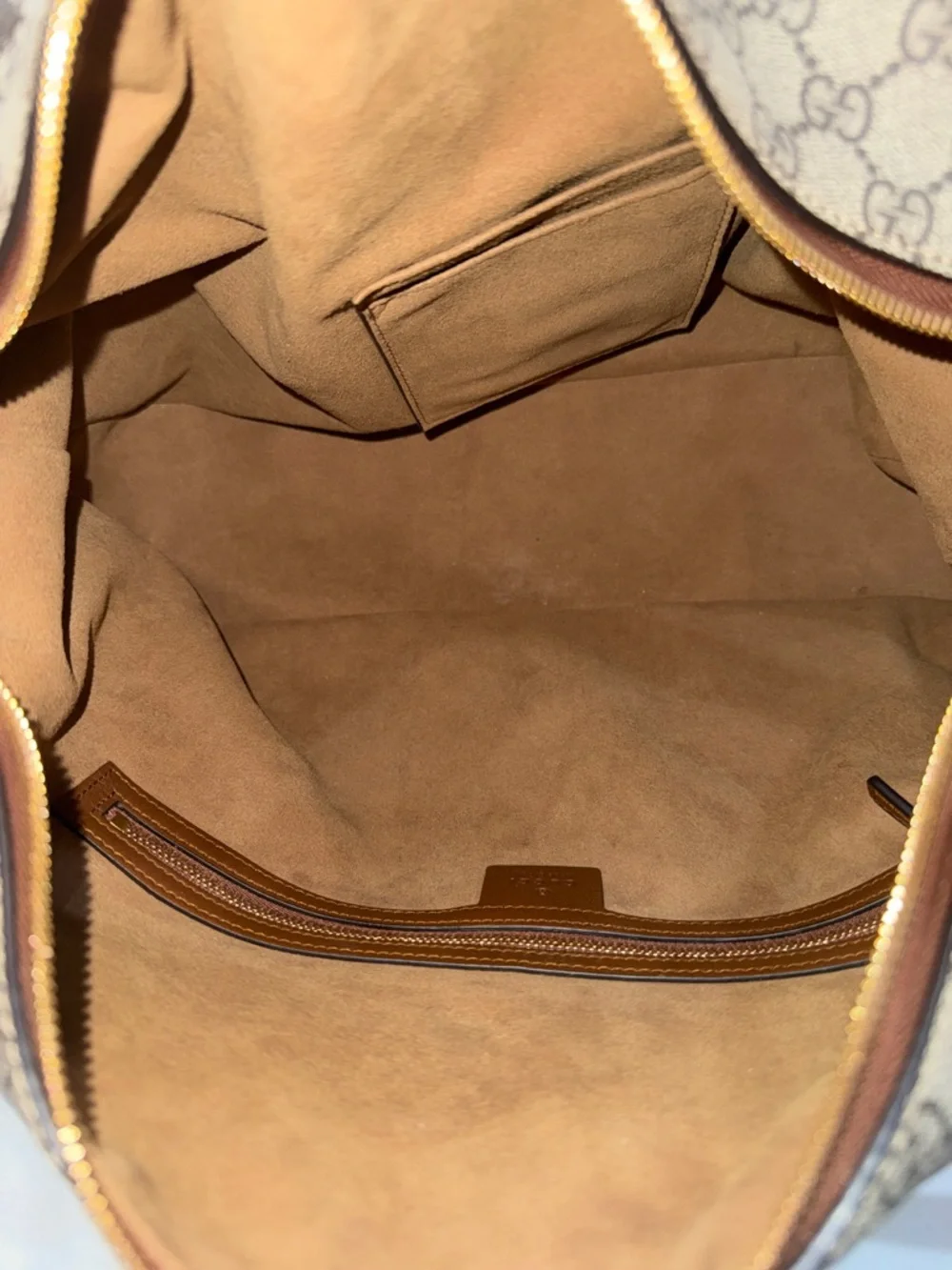 Authentic Gucci Beige GG Supreme Canvas Shoulder Bag with Gold Chain - Picture 7 of 7